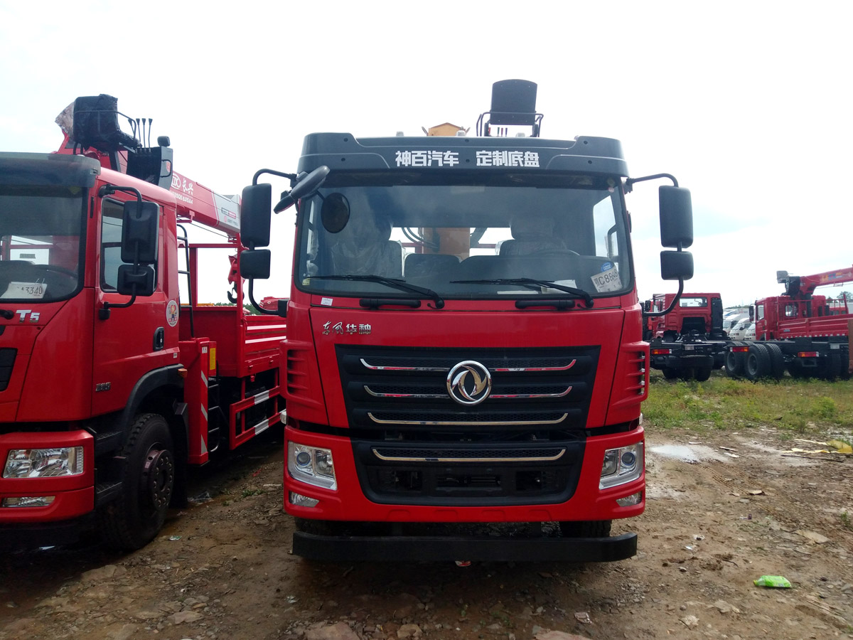 國(guó)六東風(fēng)華神F5徐工8噸直臂隨車(chē)吊